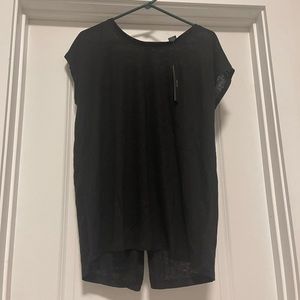NWT Tahari Short Sleeve Linen Blend Tshirt